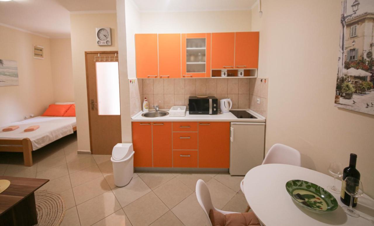 Md Apartments Kotor Bagian luar foto