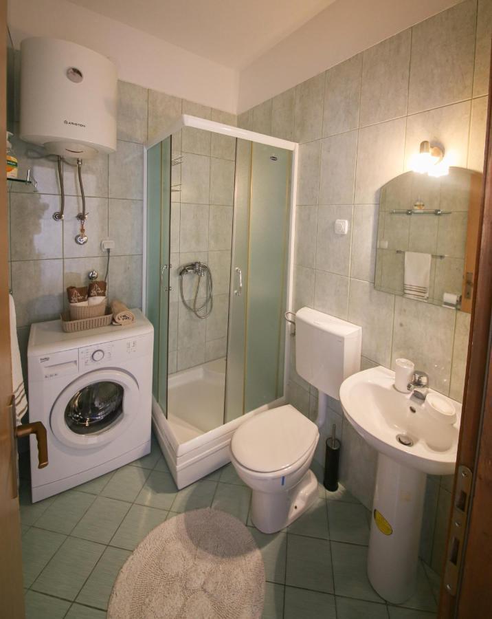 Md Apartments Kotor Bagian luar foto