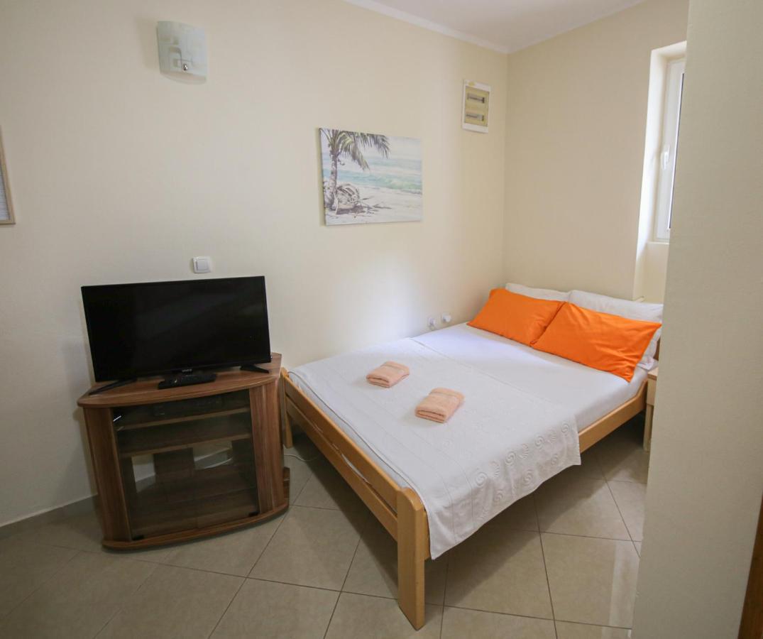 Md Apartments Kotor Bagian luar foto