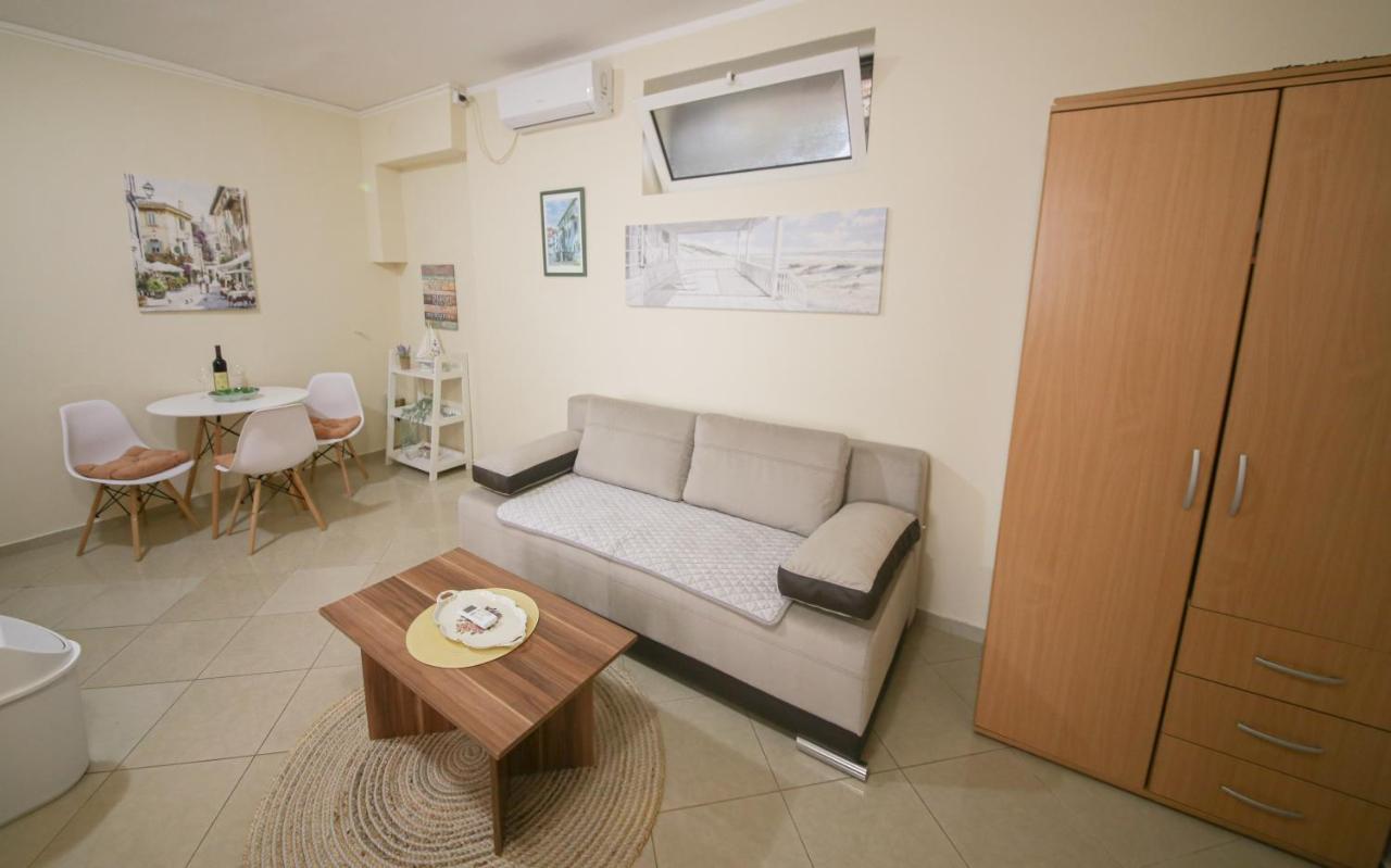 Md Apartments Kotor Bagian luar foto